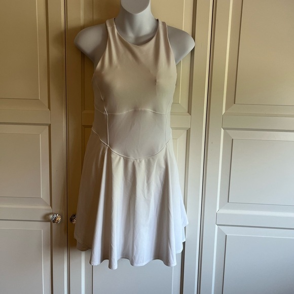 Lululemon "2022" Court Crush Dress
White Size 6 Tennis, Golfing, activewear - Picture 8 of 16